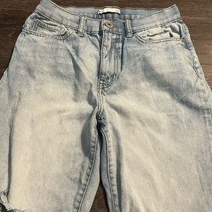 Super torn mom jeans